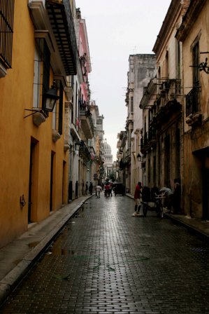 OLD HAVANA STREET, photo by Yander Zamora OLD HAVANA STREET, photo by Yander Zamora